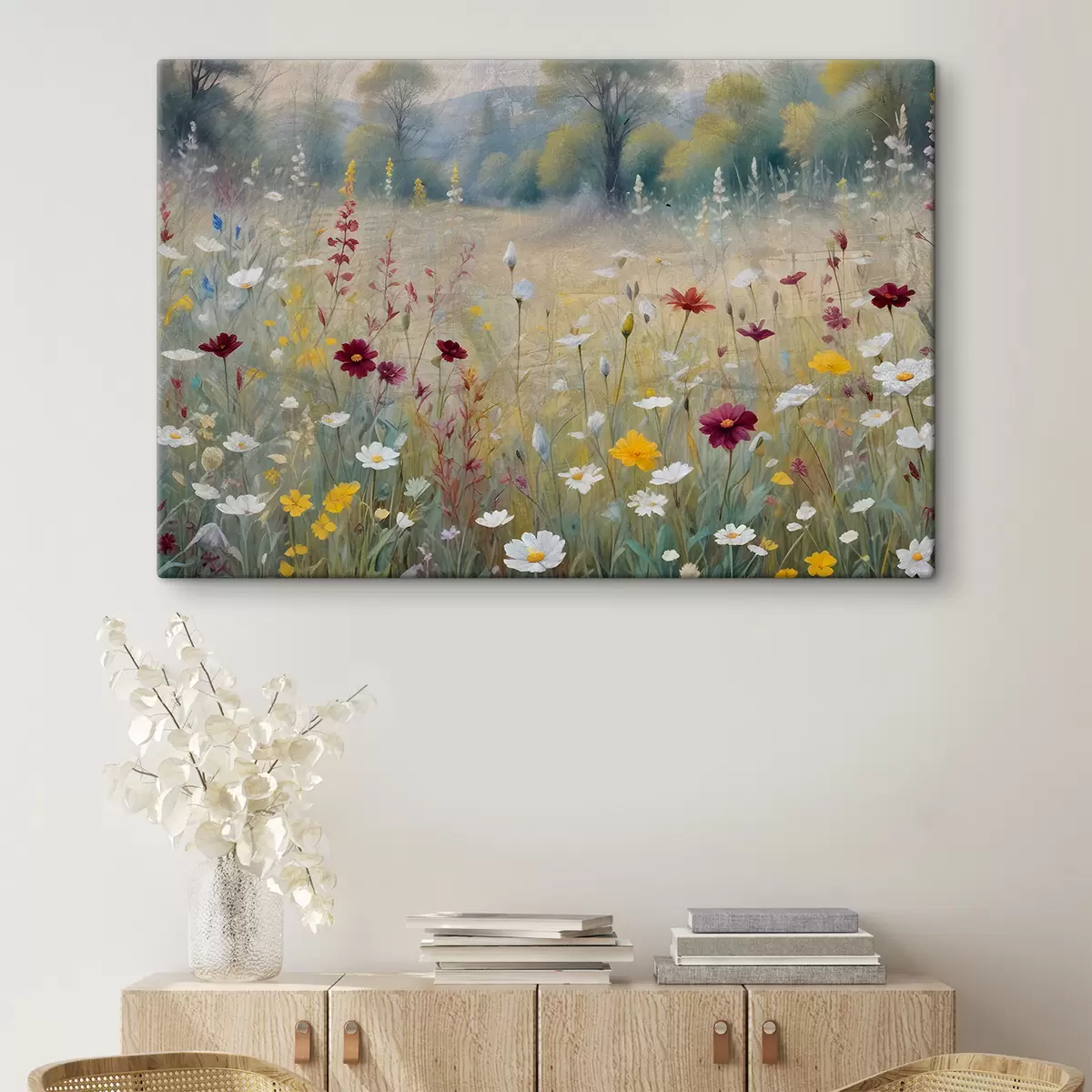 Wandbilder Eine bunte Wiese mit Wildblumen mit einem verschwommenen Wald im Hintergrund s38368