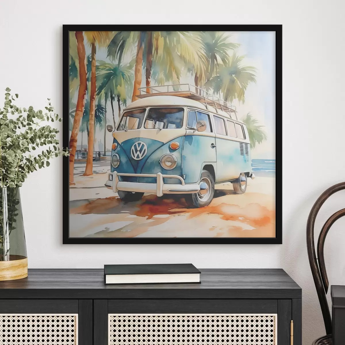 Poster Ein Reiseauto ist am Strand vor einem Hintergrund von Aquarellpalmen geparkt f38911