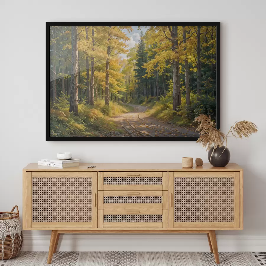 Fototapete Ein Feldweg, der sich im Herbst durch einen Wald schlängelt, mit hohen Bäumen auf beiden Seiten f40031