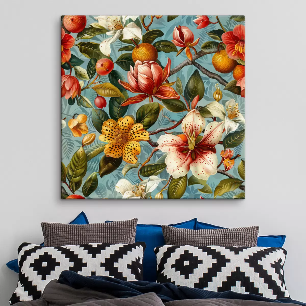 Wandbilder Tropische Komposition mit verschiedenen Grünpflanzen und tropischen Blumen auf einem blauen Hintergrund s40665