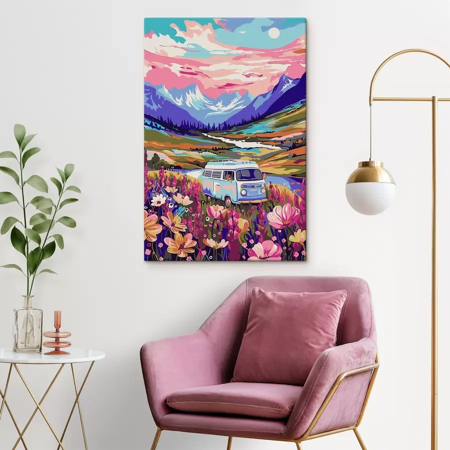 Wandbilder Ein Lieferwagen fährt durch ein Blumenfeld s38260