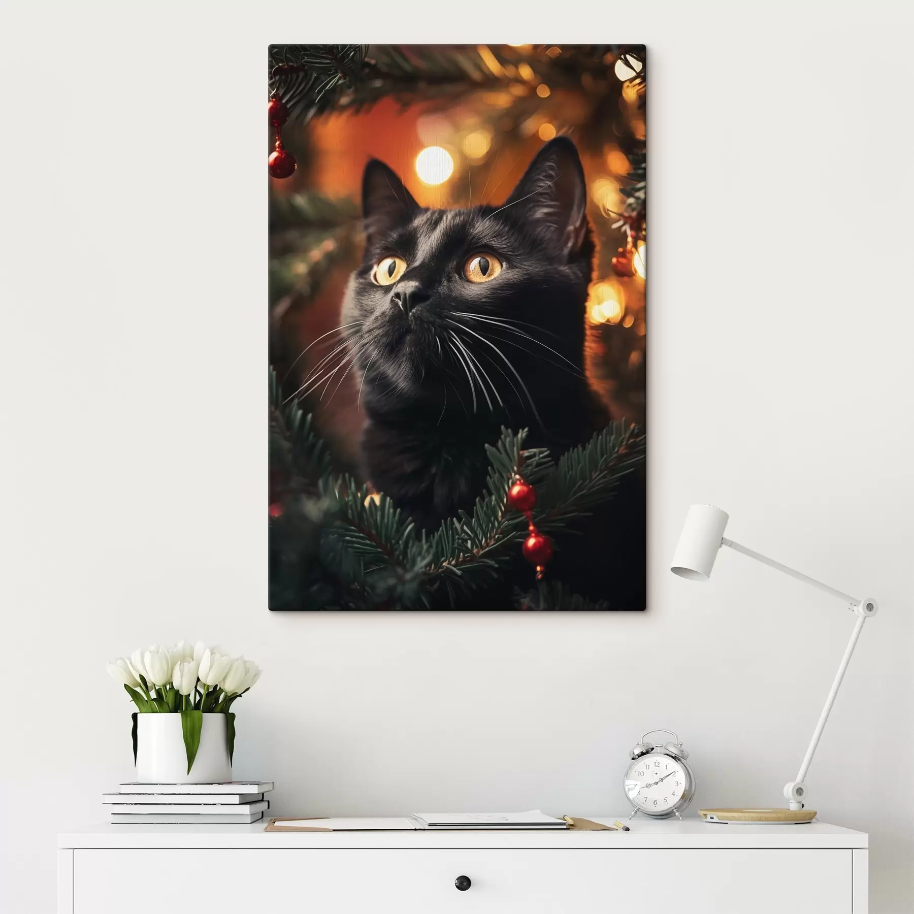 Fototapete Schwarze Katze vor dem Hintergrund der Neujahrslichter s41441