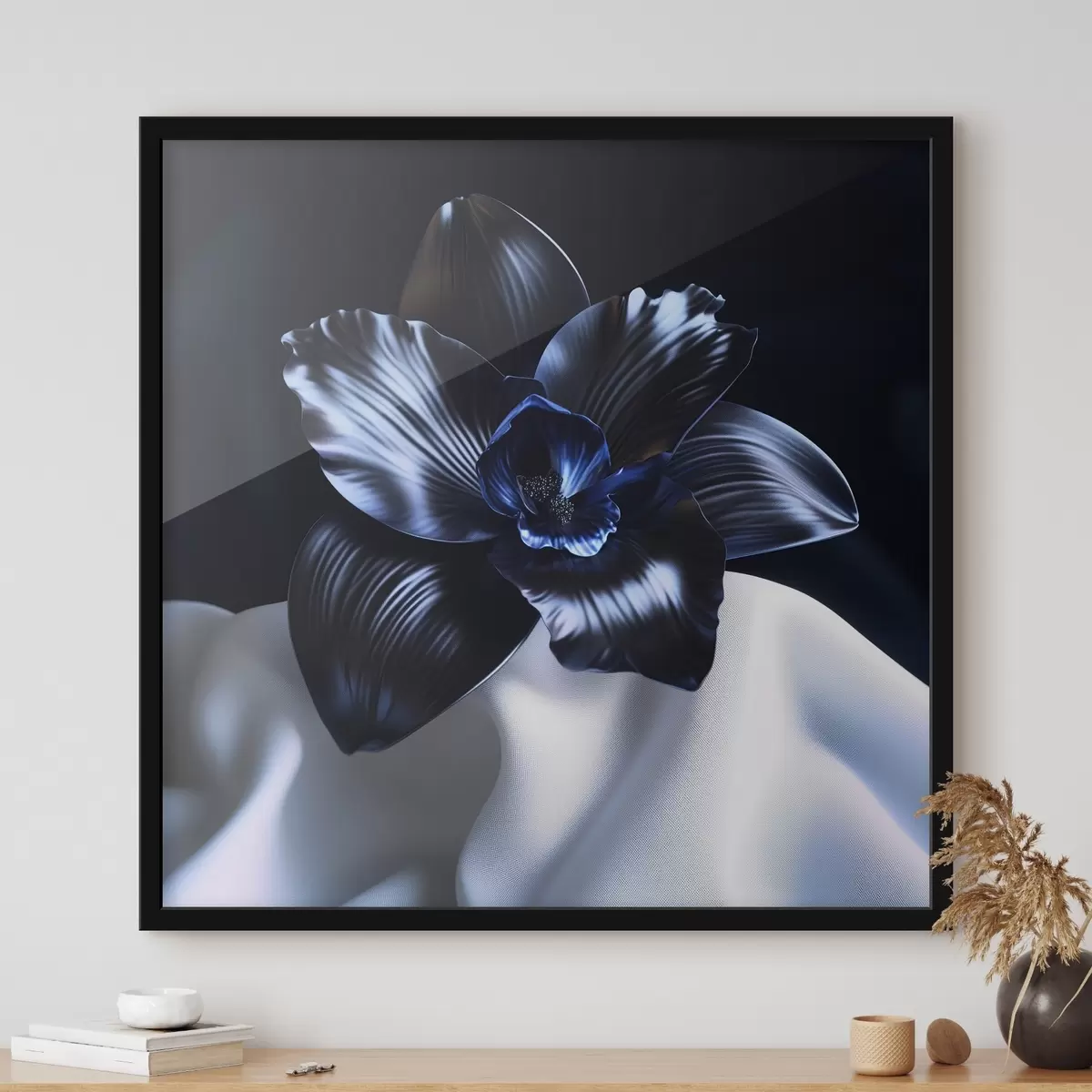 Poster Eine schwarze Orchidee vor einem seidenen Hintergrund f41976