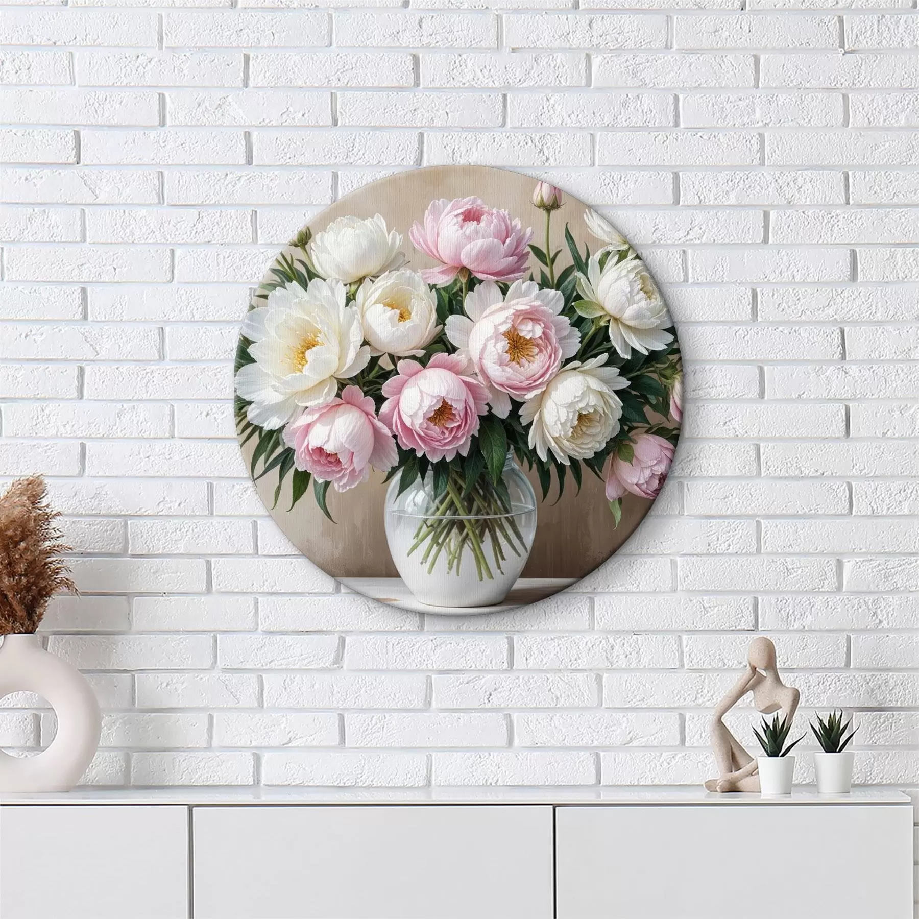 Wandbilder Ein Strauß wunderschöner rosa und weißer Pfingstrosen in einer Glasvase, arrangiert auf einer Holzoberfläche r40398