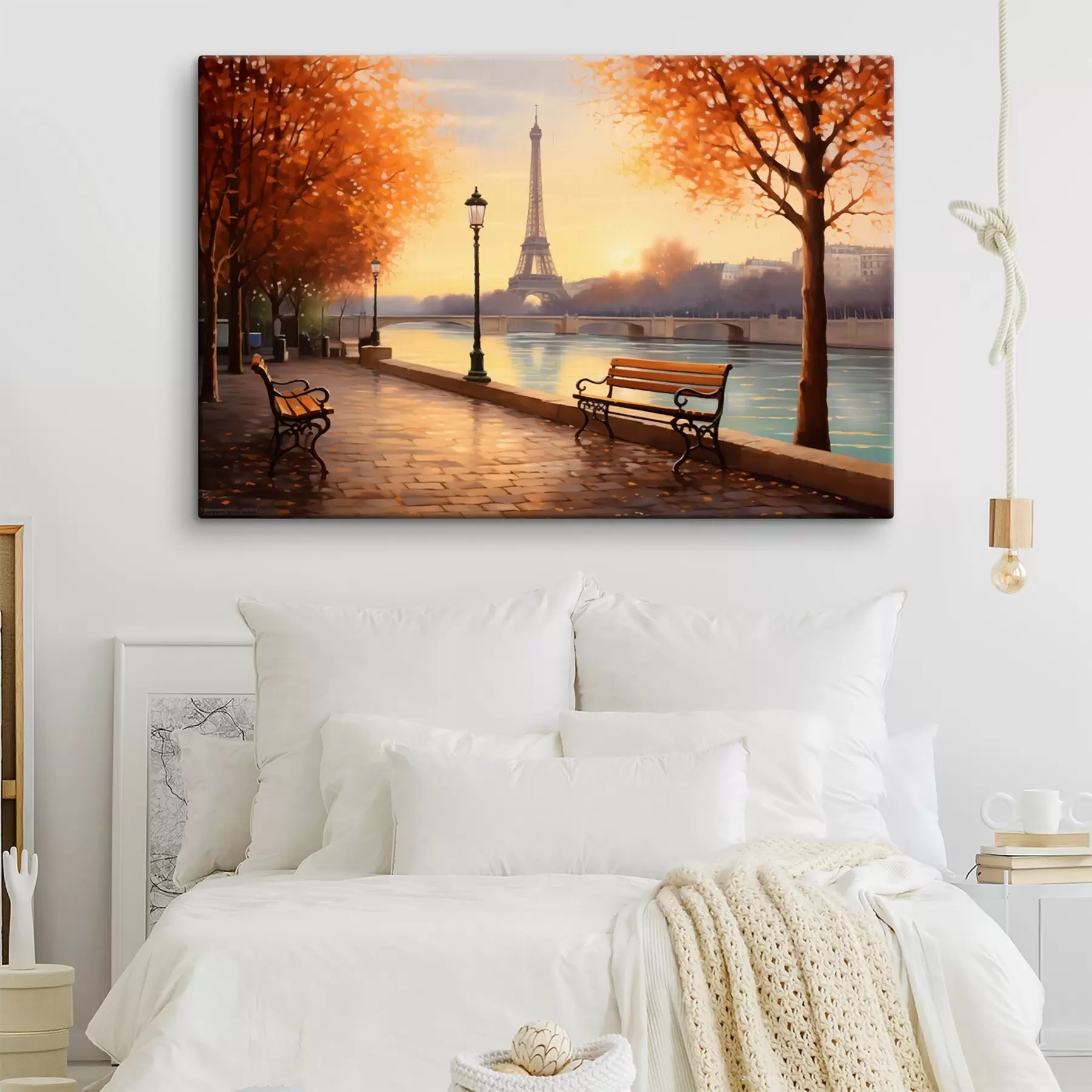 Wandbilder Herbst in Paris mit Blick auf den Eiffelturm, das mit Blättern bedeckte Ufer der Seine, Bänke und Straßenlaternen, die eine romantische Atmosphäre schaffen s42577