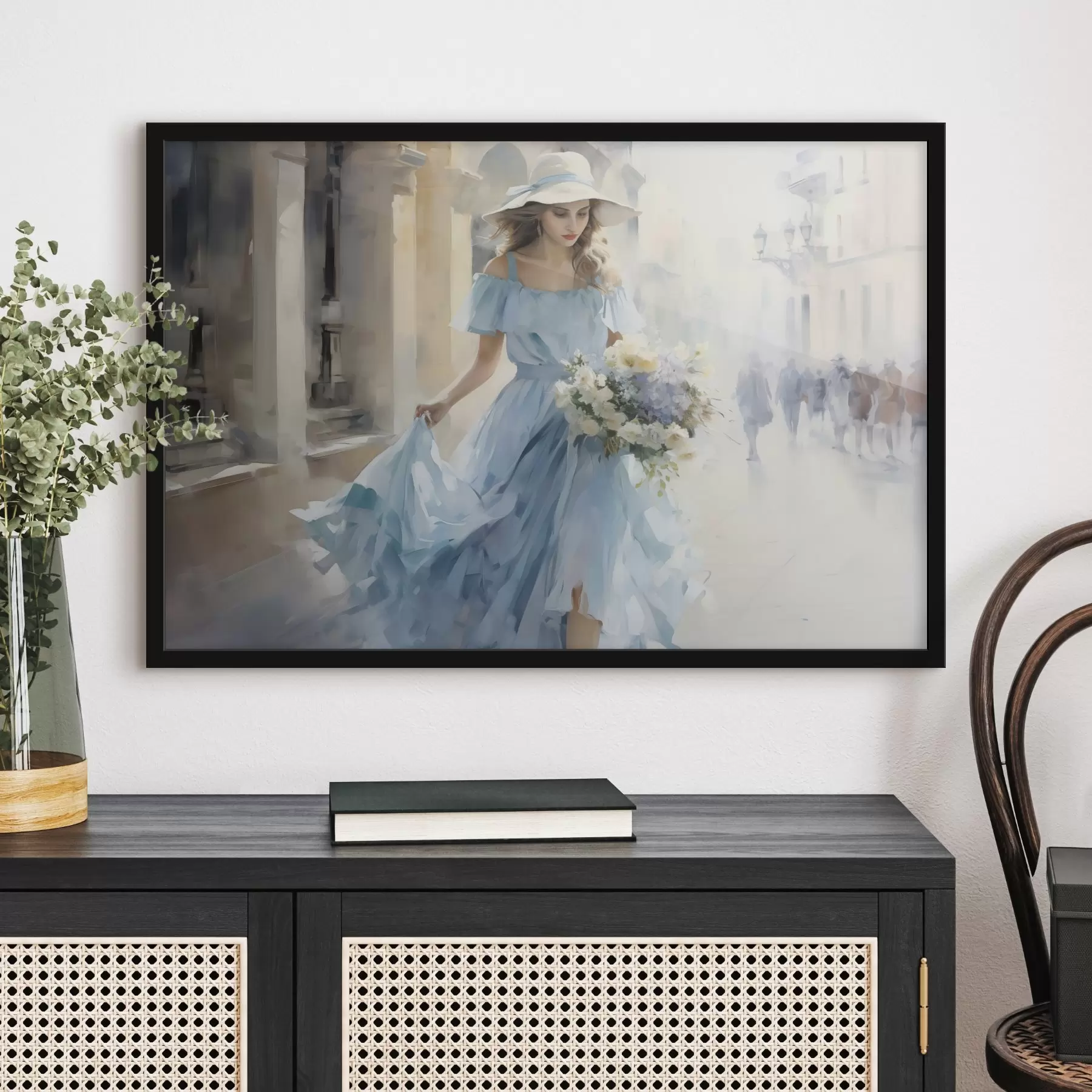 Fototapete Ein elegantes Mädchen in einem hellblauen Kleid und Hut schlendert mit einem Blumenstrauß in der Hand durch die Stadt, in einer leichten und romantischen Stimmung f42580