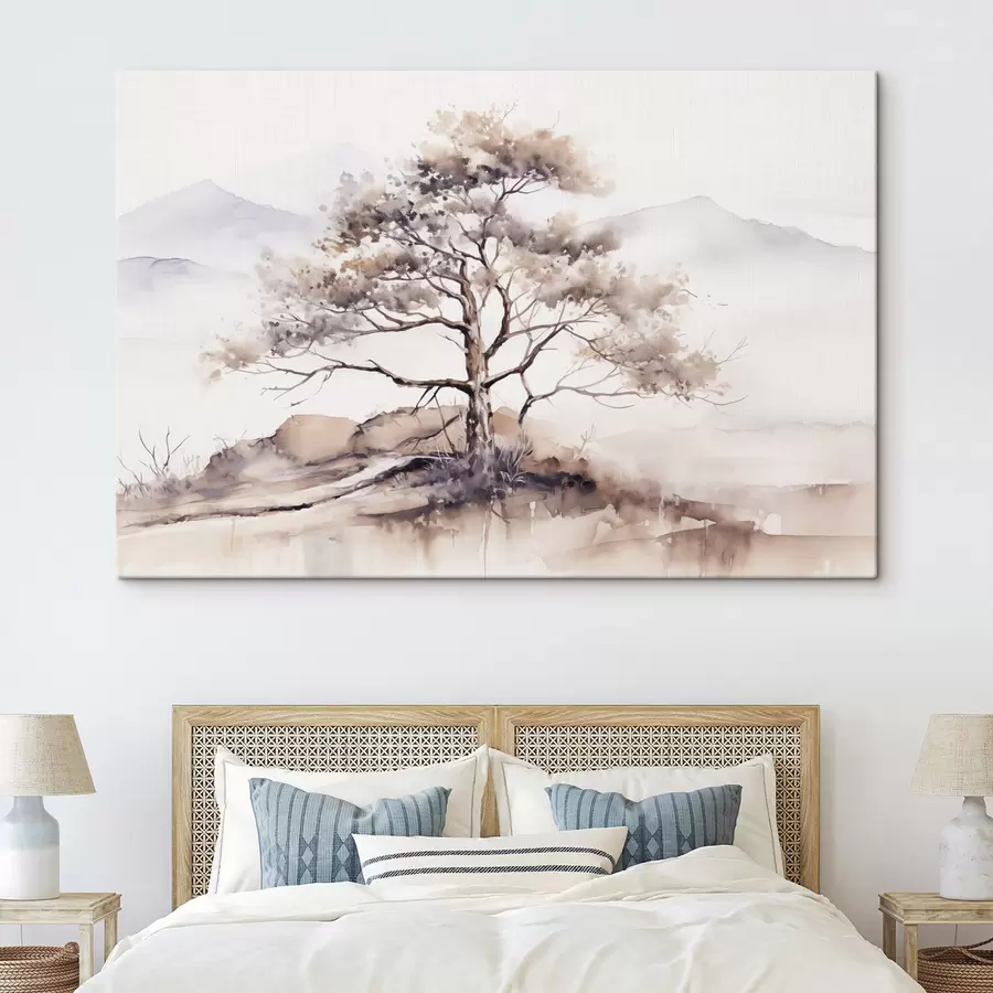 Wandbilder Ein einsamer Baum mit verdrehtem Stamm und spärlichen Ästen vor einem sanften, gedämpften Hintergrund aus Bergen s42715