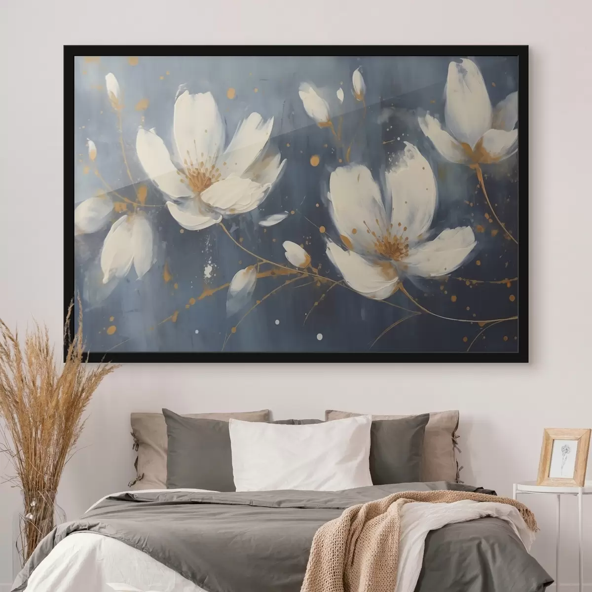 Poster Weiße Blumen auf blauem Hintergrund f43025