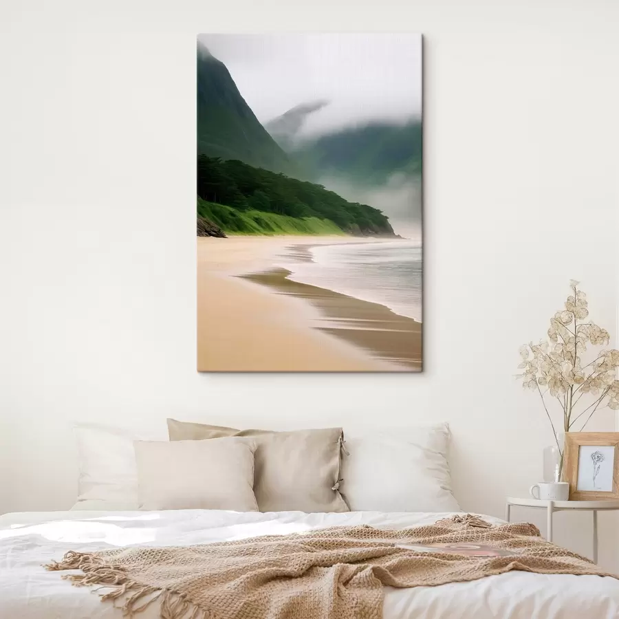 Wandbilder Nebliger Strand in der Nähe grüner Pisten s43271