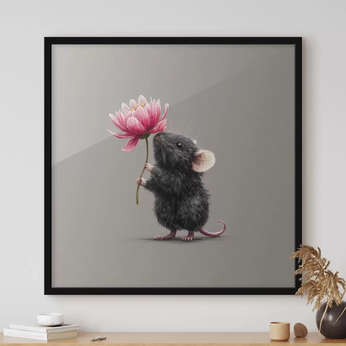 Poster Charmante Maus inhaliert den Duft einer rosa Pfingstrose f44248