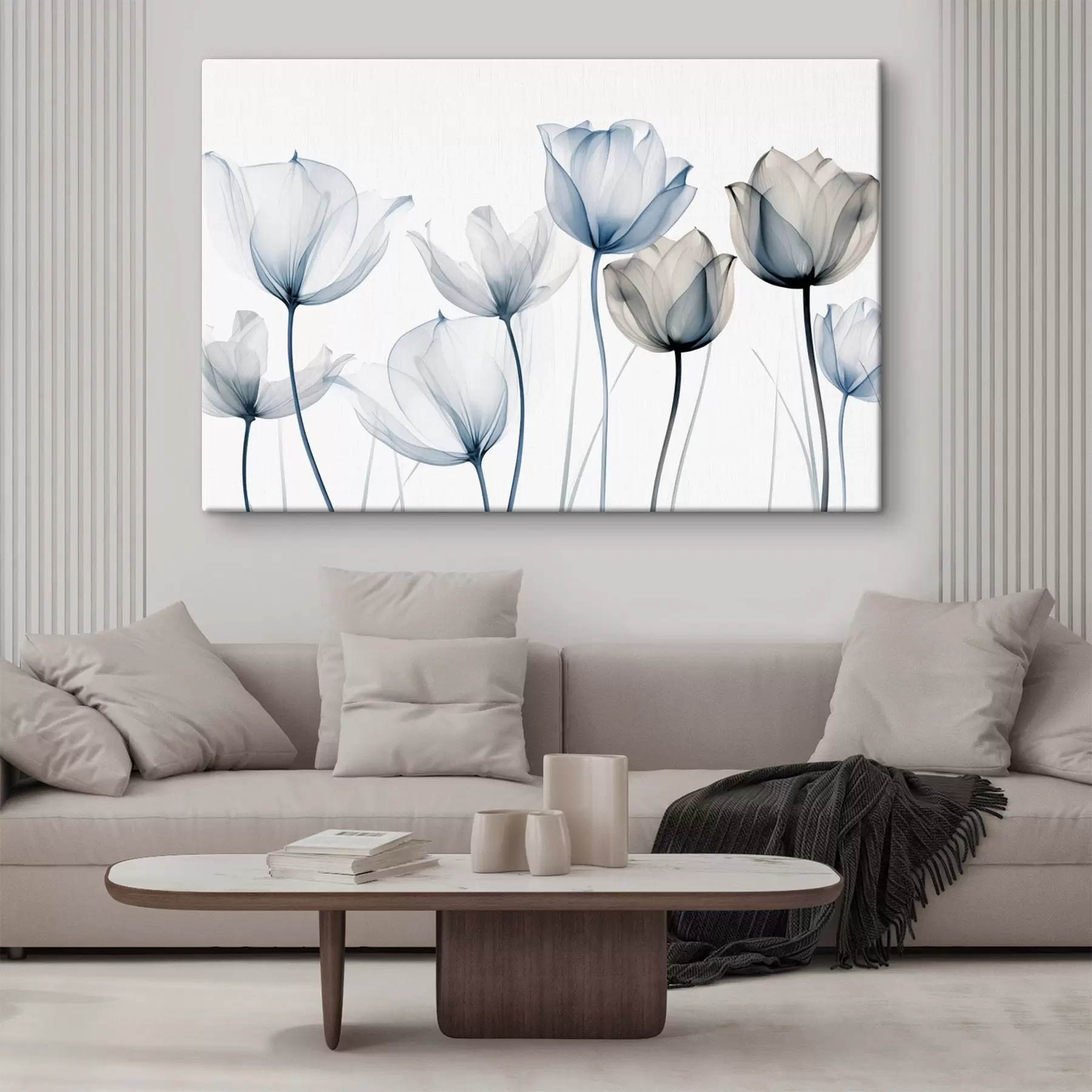 Wandbilder Transluzente blaue und weiße Tulpen mit langen Stielen, vor einem schlichten weißen Hintergrund s44409