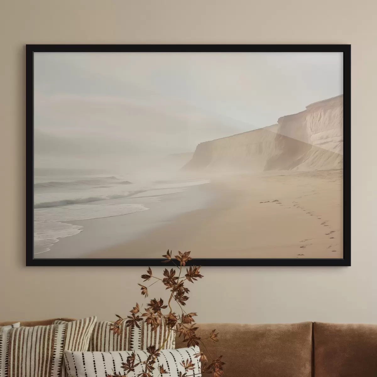 Poster Landschaft eines Sandstrandes mit einer Klippe an einem klaren sonnigen Tag f44391