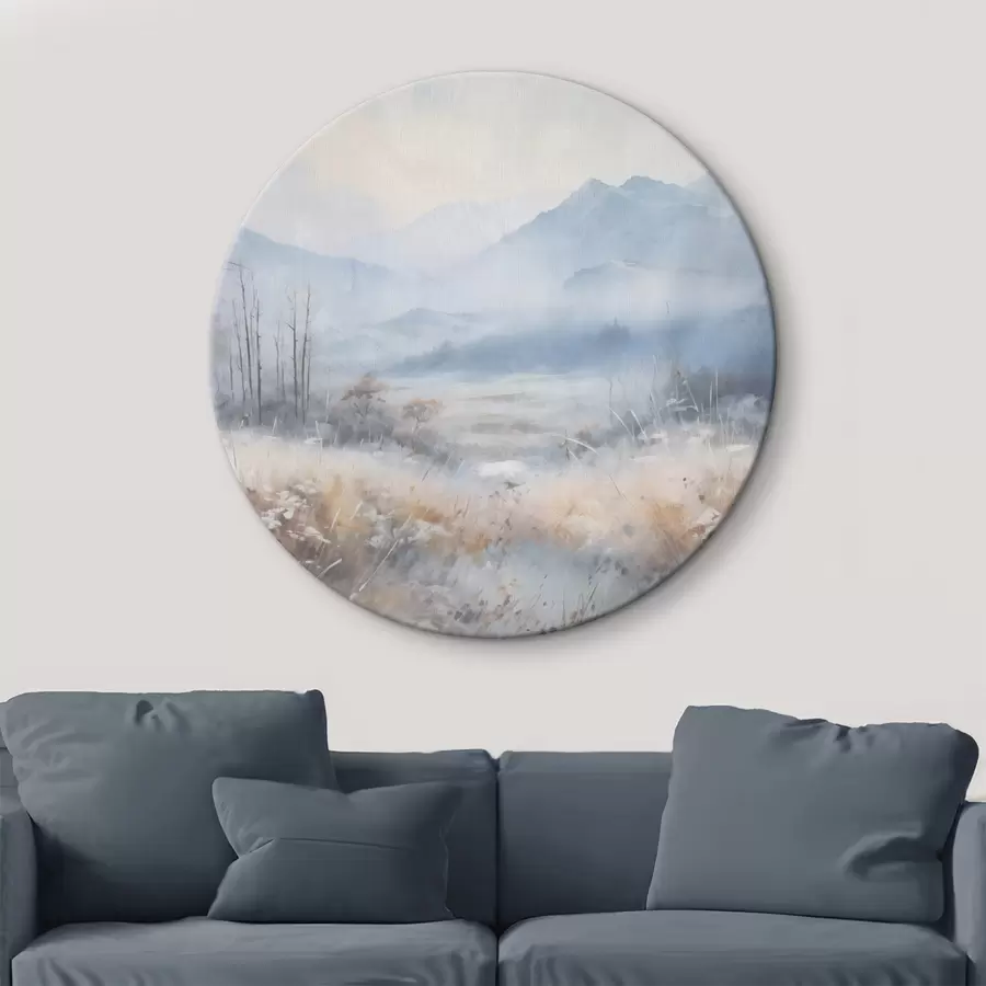 Wandbilder Strukturierte Landschaft mit Bergen, trockenem Gras und einem Wald, gedämpfte Farben r44402