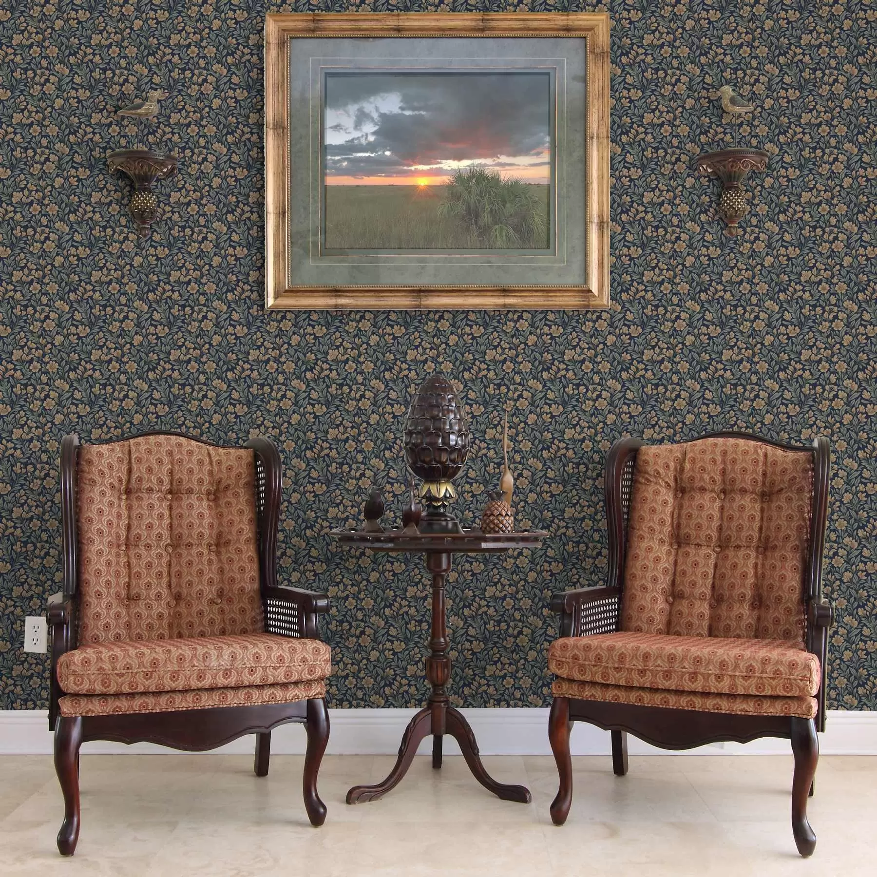 Fototapete Orange Blumen auf einem dunkelblauen Hintergrund im Vintage-Stil a00200