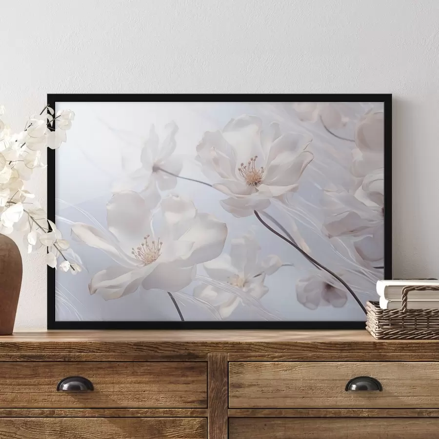 Fototapete Weiße Blumen mit durchscheinenden Blütenblättern, weicher hellblauer Hintergrund, elegant, romantisch, zart, verträumt f44931