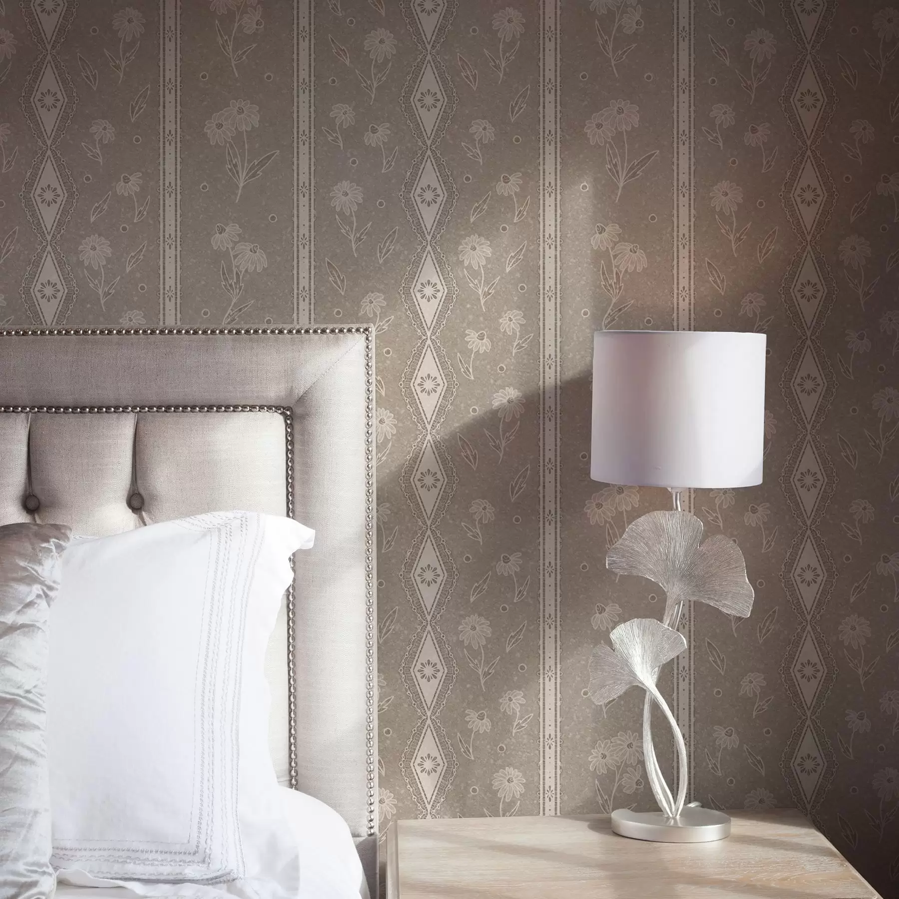 Fototapete Streifen mit Gänseblümchen und Spitze auf grau-beigem Hintergrund a00295