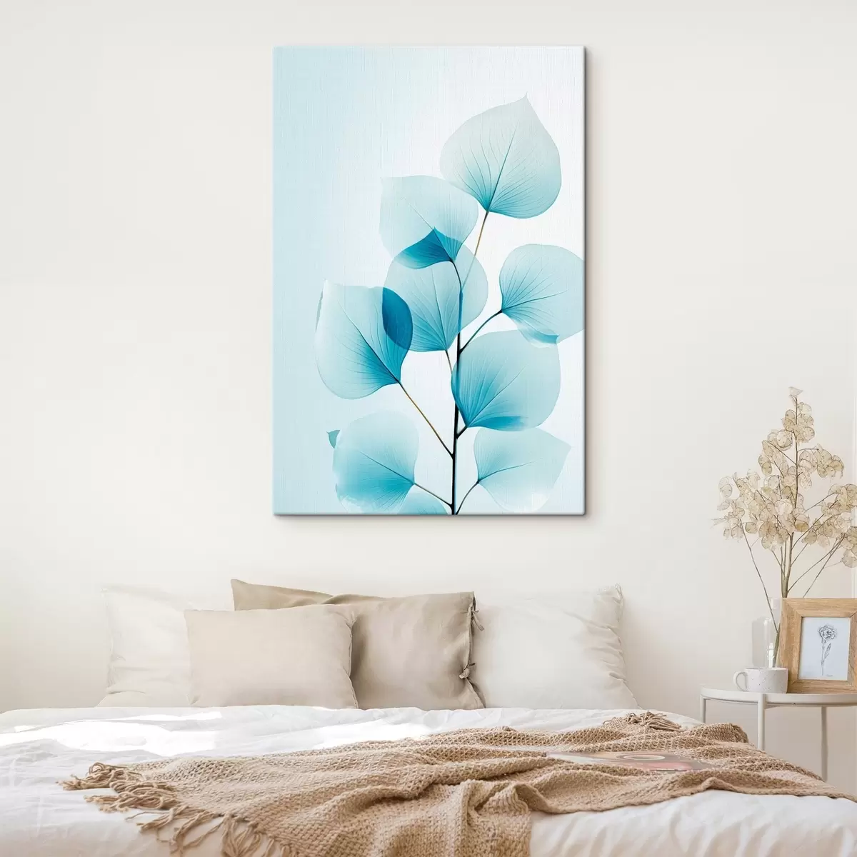 Wandbilder Zweig mit durchscheinenden blauen Blättern, zarte Adern sichtbar, leichte und ruhige Komposition, minimalistische Ästhetik s45175