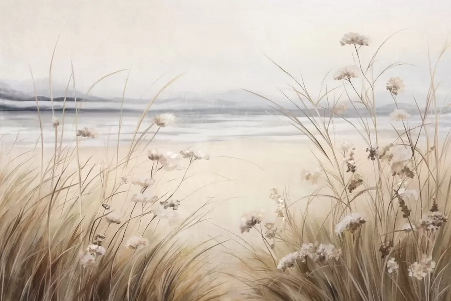 Fototapete Ein Weizenfeld mit weißen Blumen im Vordergrund, ein Strand und das Meer im Hintergrund, neutrale, gedämpfte Pastellfarben w09298