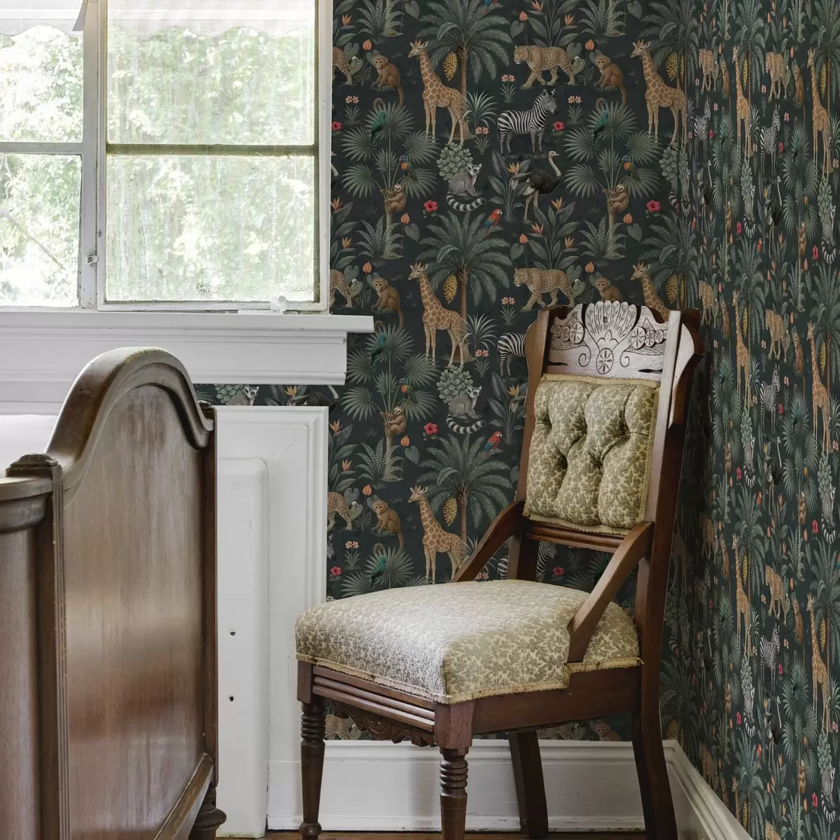 Tapete Realistische tropische Tiere inmitten von Pflanzen a00427