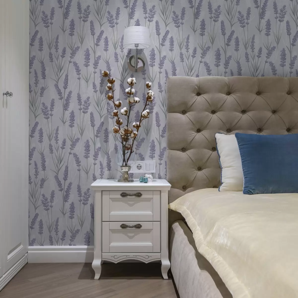 Tapete Lavendelzweige in einer blassvioletten Aquarellpalette a00447