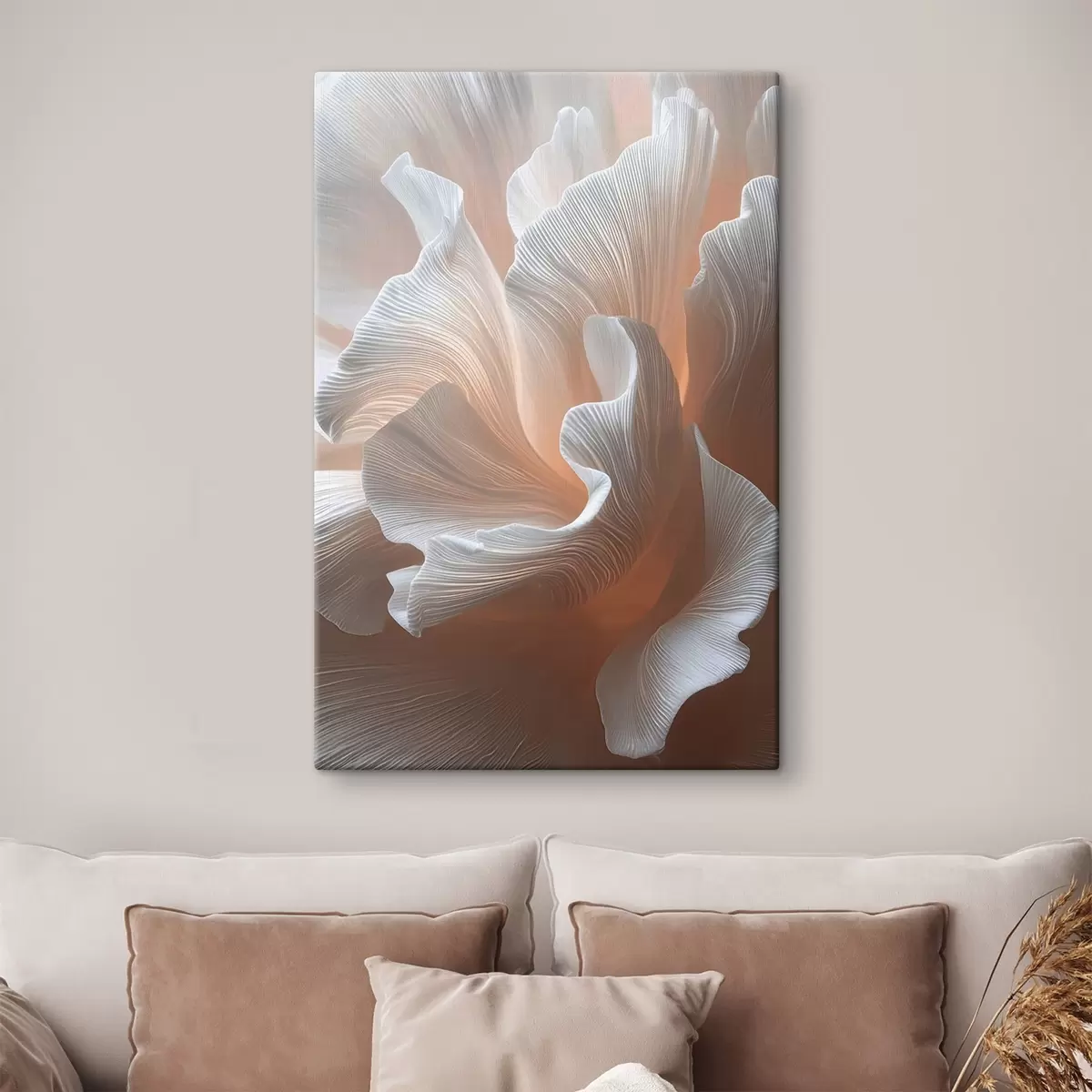 Wandbilder Luftige weiße Blütenblätter mit warmem Pfirsichglanz s45909