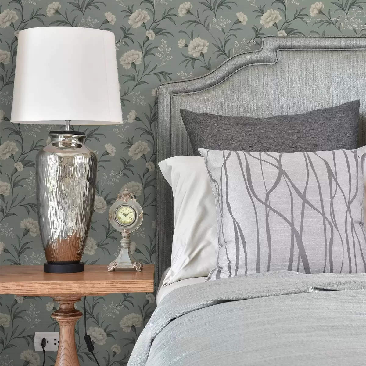 Tapete Pudrige Nelken auf grau-blaugrünem Hintergrund, raffinierter Druck a00610