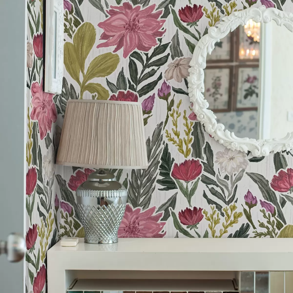 Tapete Üppige rosa und cremefarbene Blumen auf weißem Hintergrund, pastose Textur a00629v1