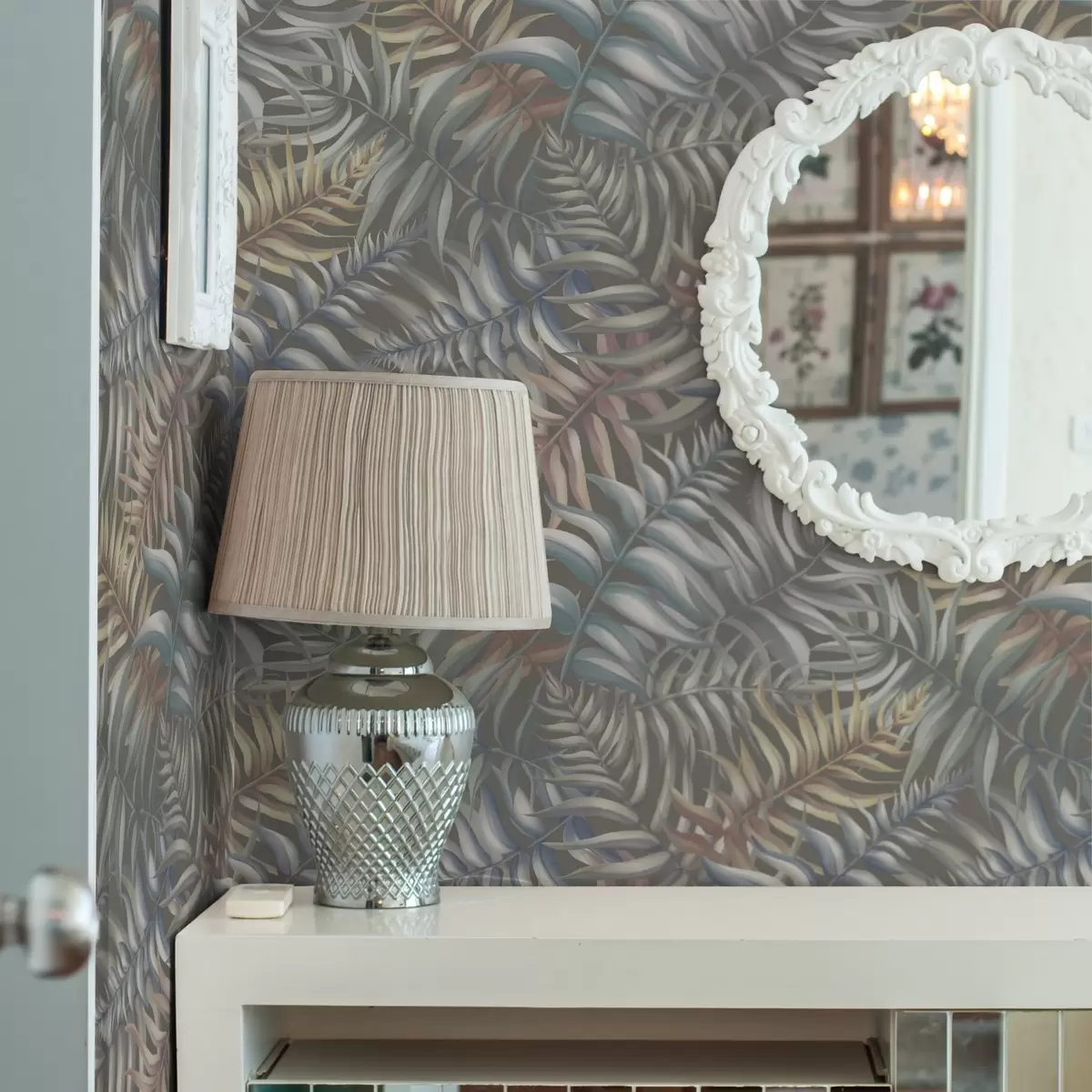 Tapete Geschichtete Palmblätter in gedeckten Farbtönen a00789