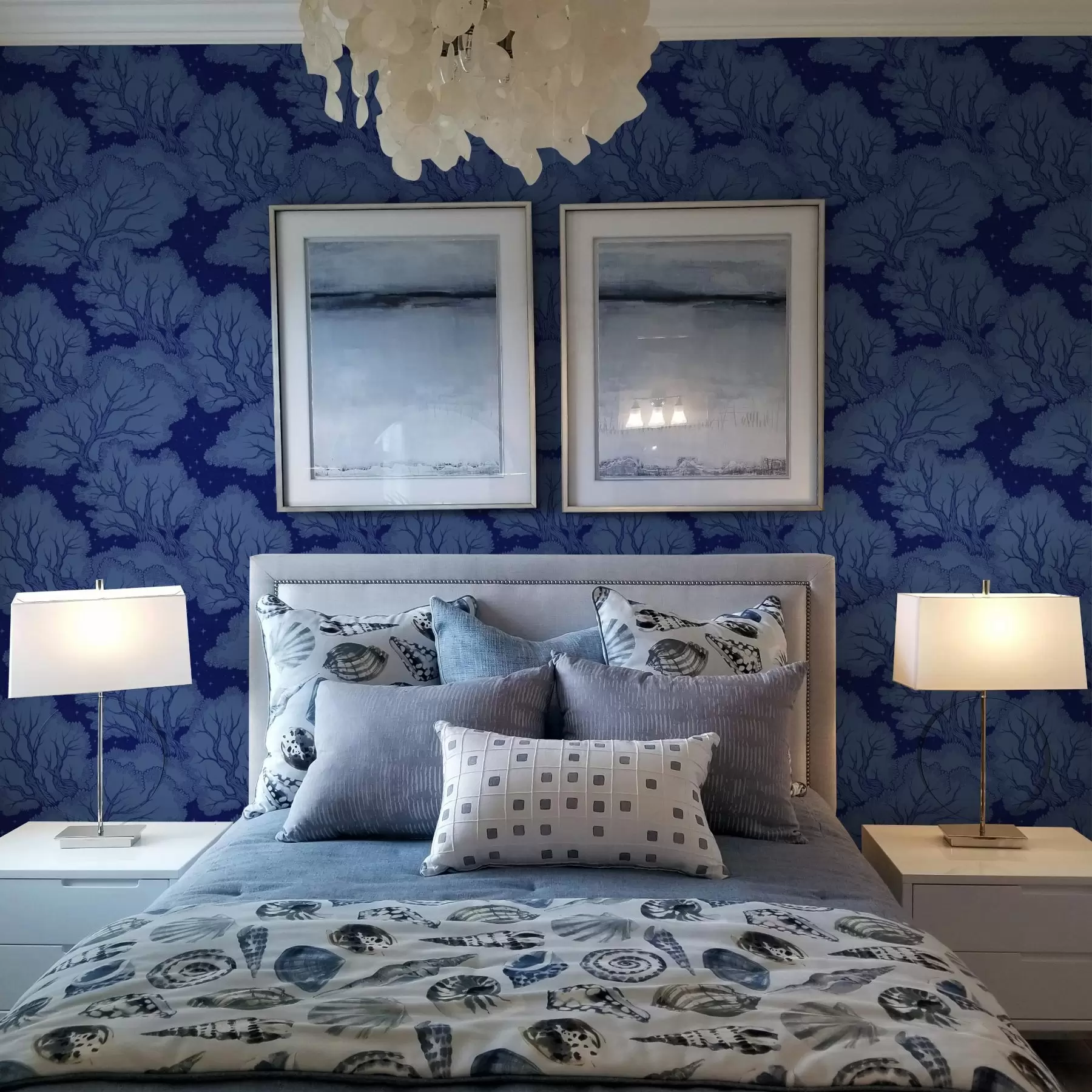 Fototapete Silhouetten von Bäumen unter einem Sternenhimmel in Blautönen a00798