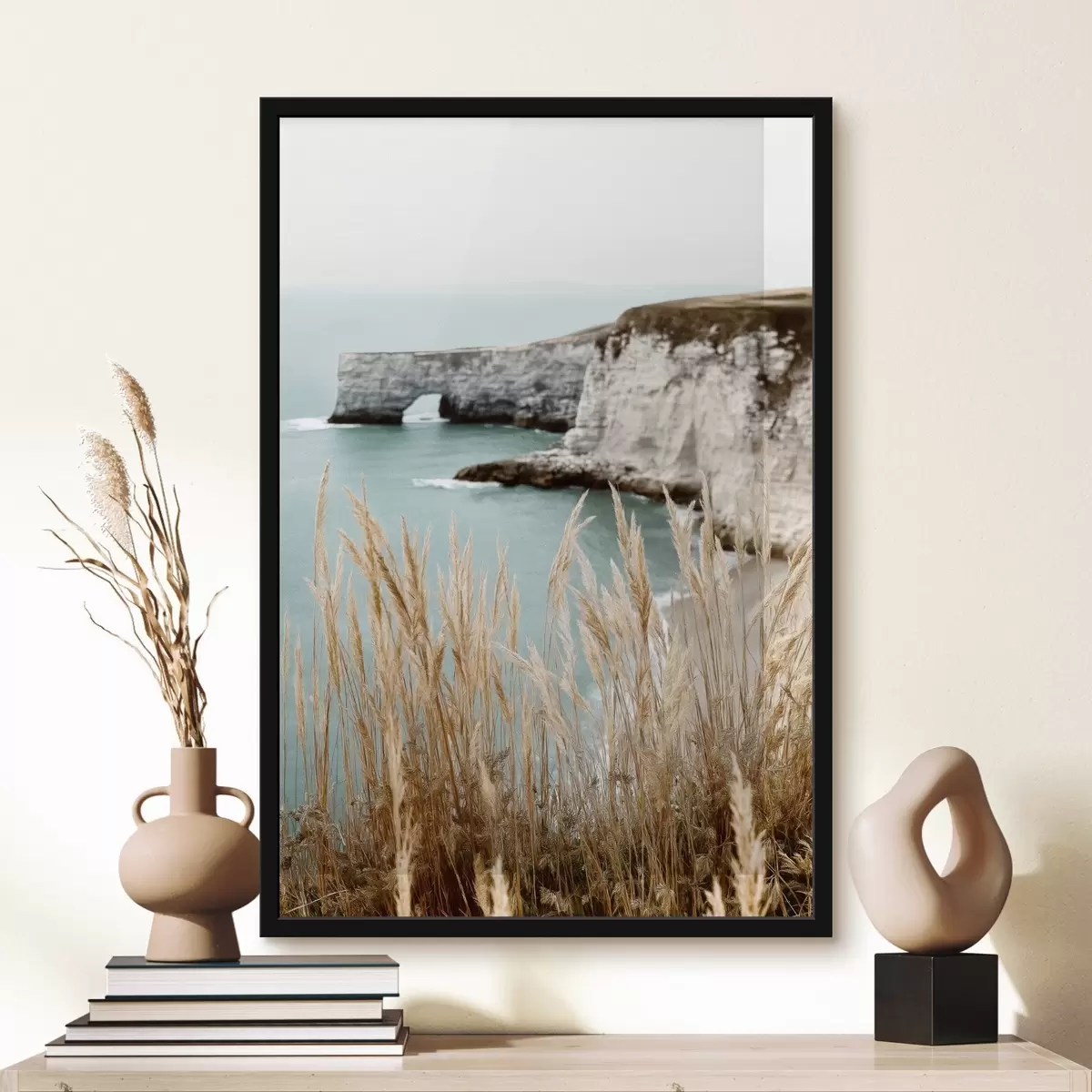 Poster Küstenklippen mit Schilf im Vordergrund f46141