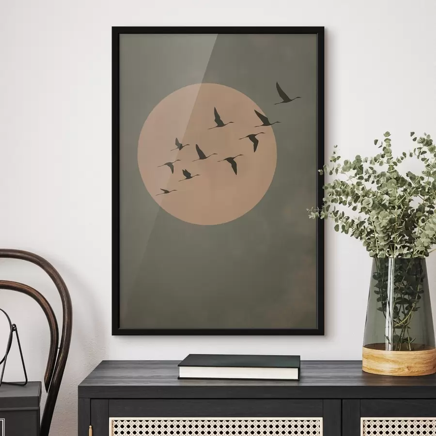 Fototapete Ein Vogelschwarm fliegt vor einem großen, warmen Mond f46162