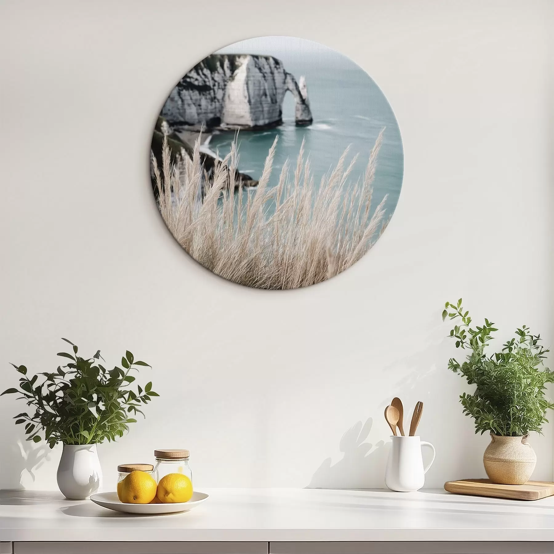 Wandbilder Meer und Felsbogen, Blick durch trockenes Gras r46142