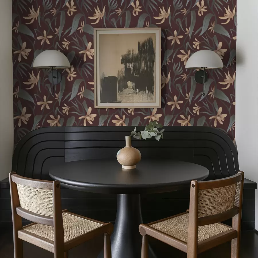 Fototapete Cremefarbene Blumen mit grauen Blättern auf burgunderrotem Hintergrund a00833