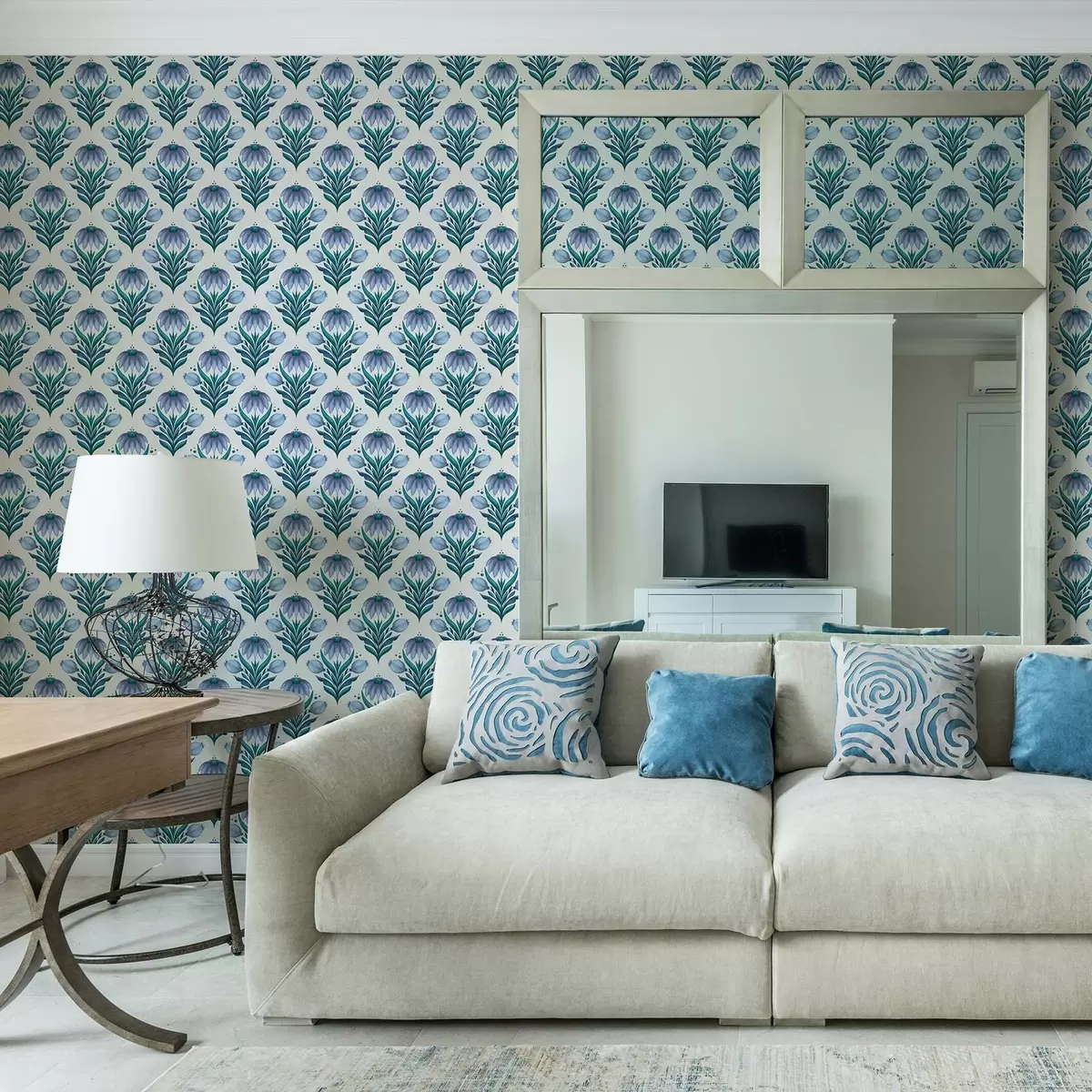 Tapete Symmetrisches Blumenornament in Blau-Weiß-Tönen a00812v2