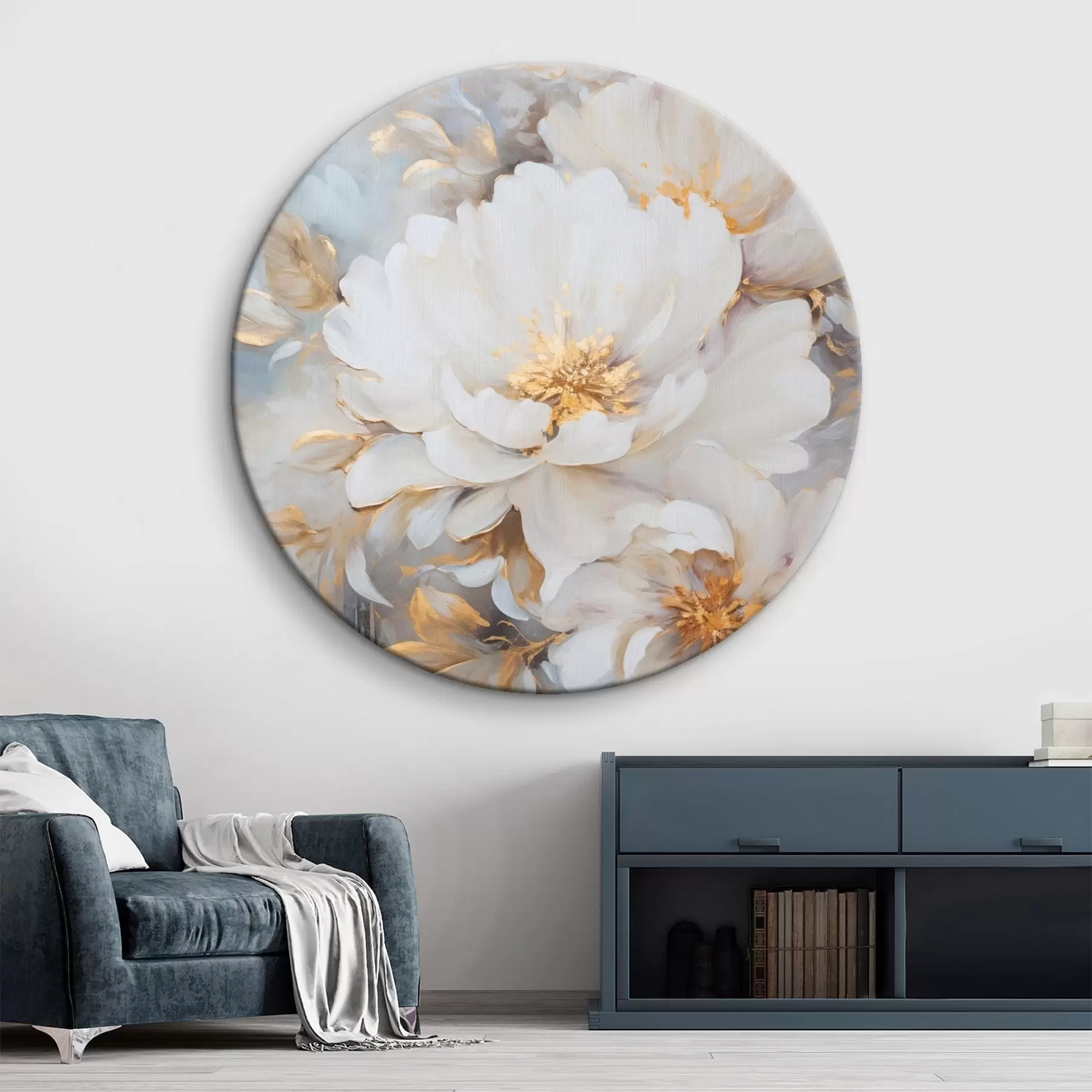 Wandbilder Weiße Pfingstrosen mit blauen Blütenkernen und Blättern, sanfte Pinselstriche, hellblauer Hintergrund, Blumenarrangement r46271