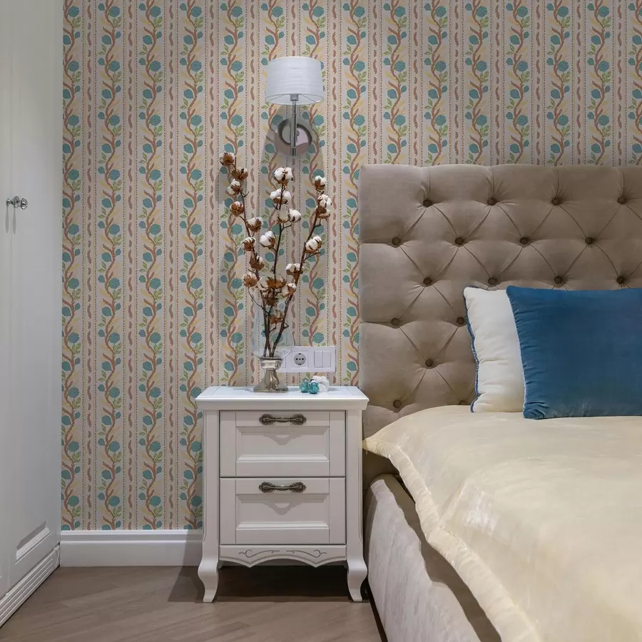 Fototapete Vertikale Bouquetstreifen mit blauen Blumen auf warmem Hintergrund a00816v3