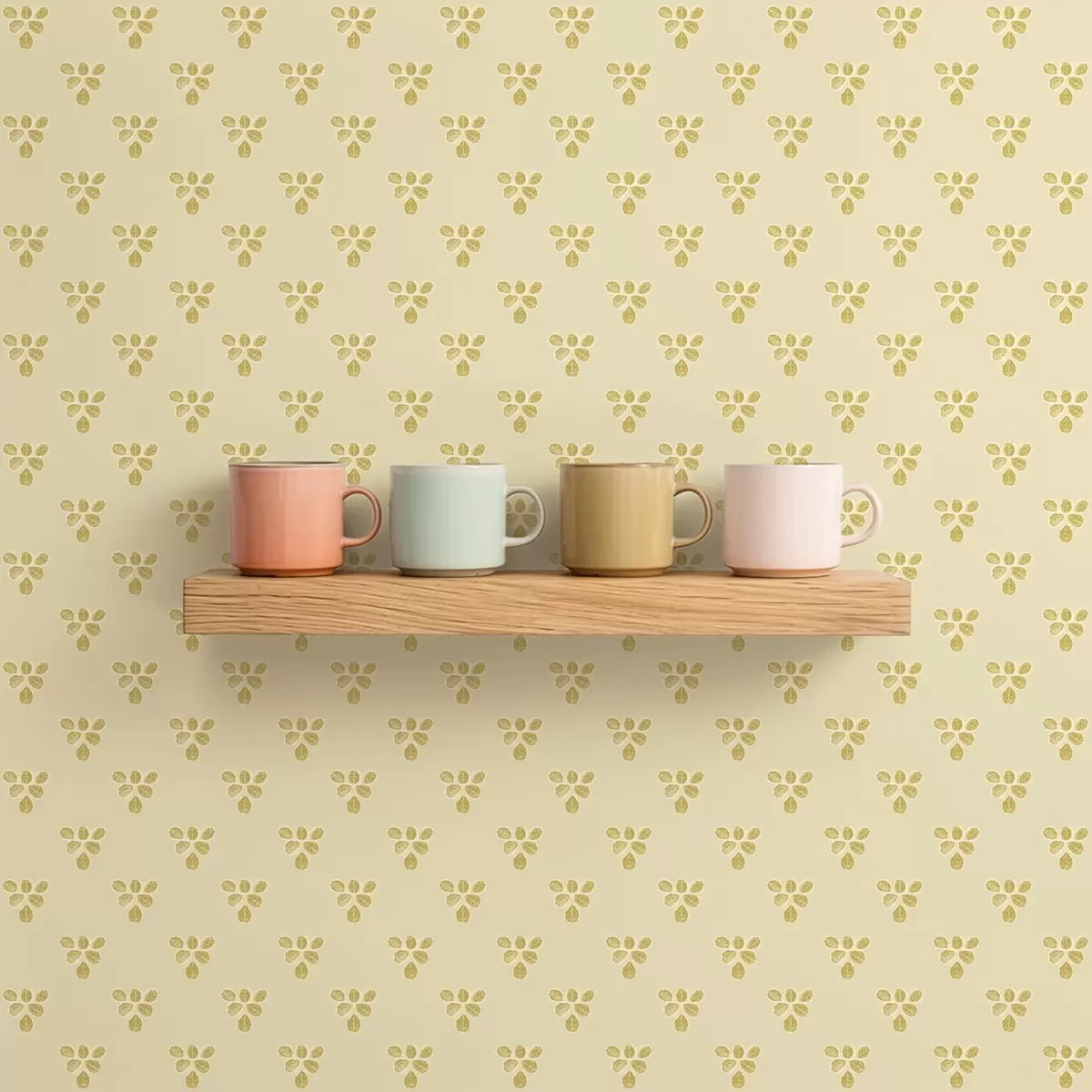 Tapete Kleine Wiederholung: Dreiergruppen von Blättern auf cremebeigem Hintergrund a00848