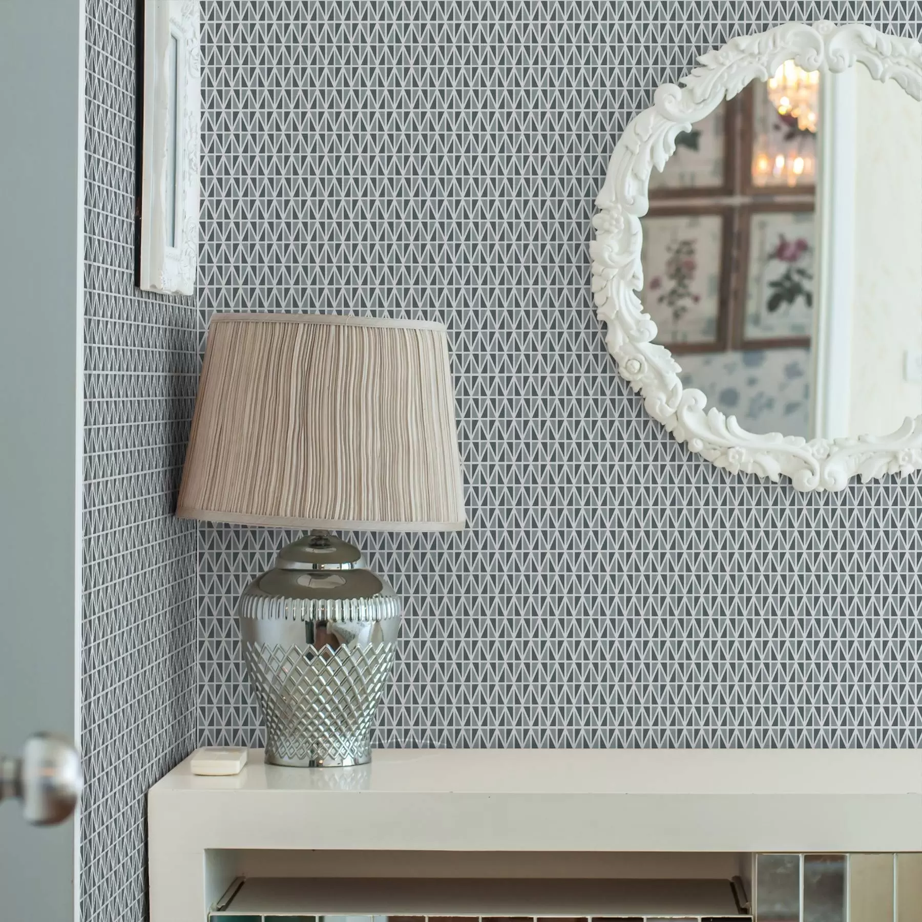 Fototapete Feines weißes Diamantgitter über gedämpftem Blaugrün a00903