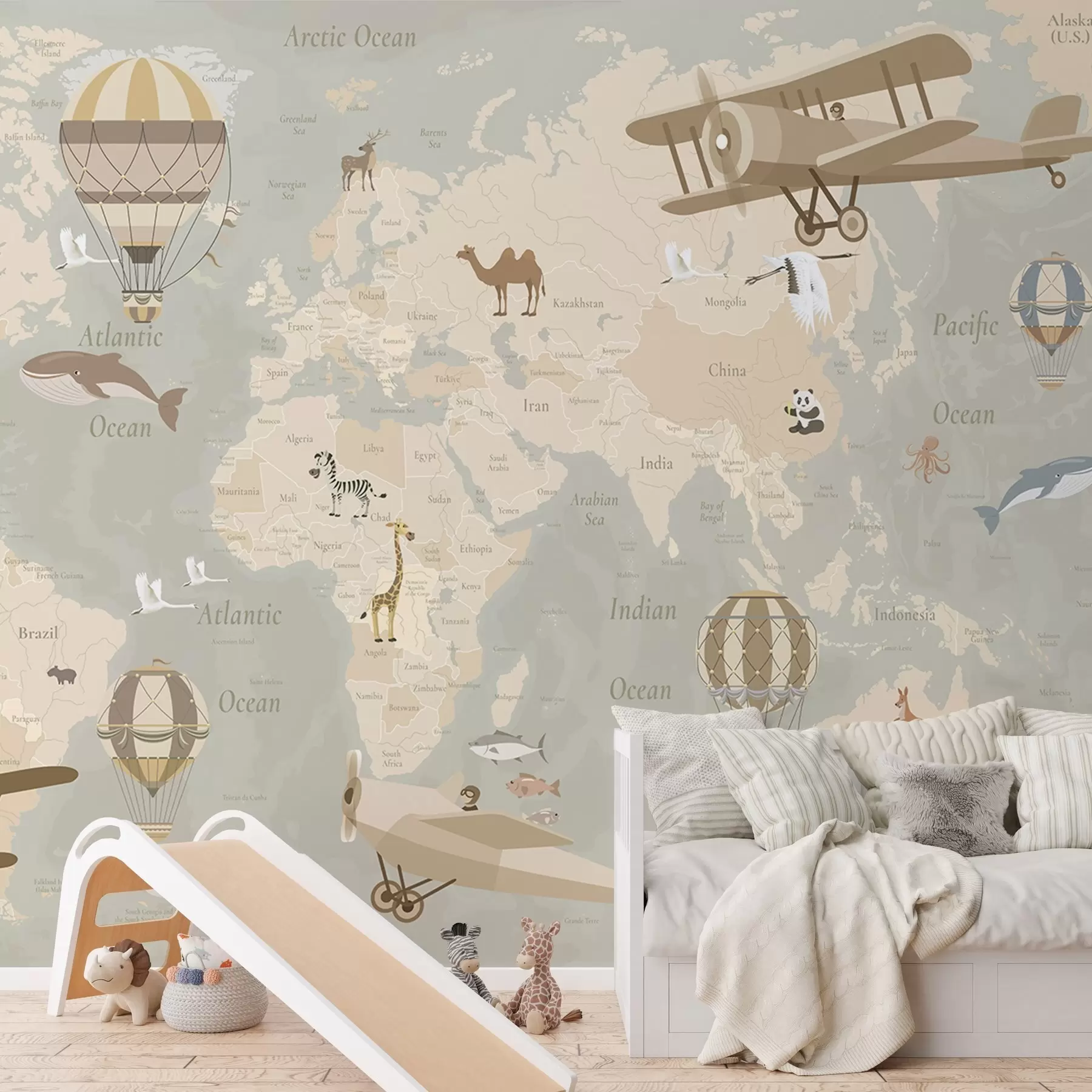 Fototapete Weltkarte für Kinder mit Tieren, Flugzeugen und Heißluftballons. Englische Sprache. Beige Farbe. c00003en
