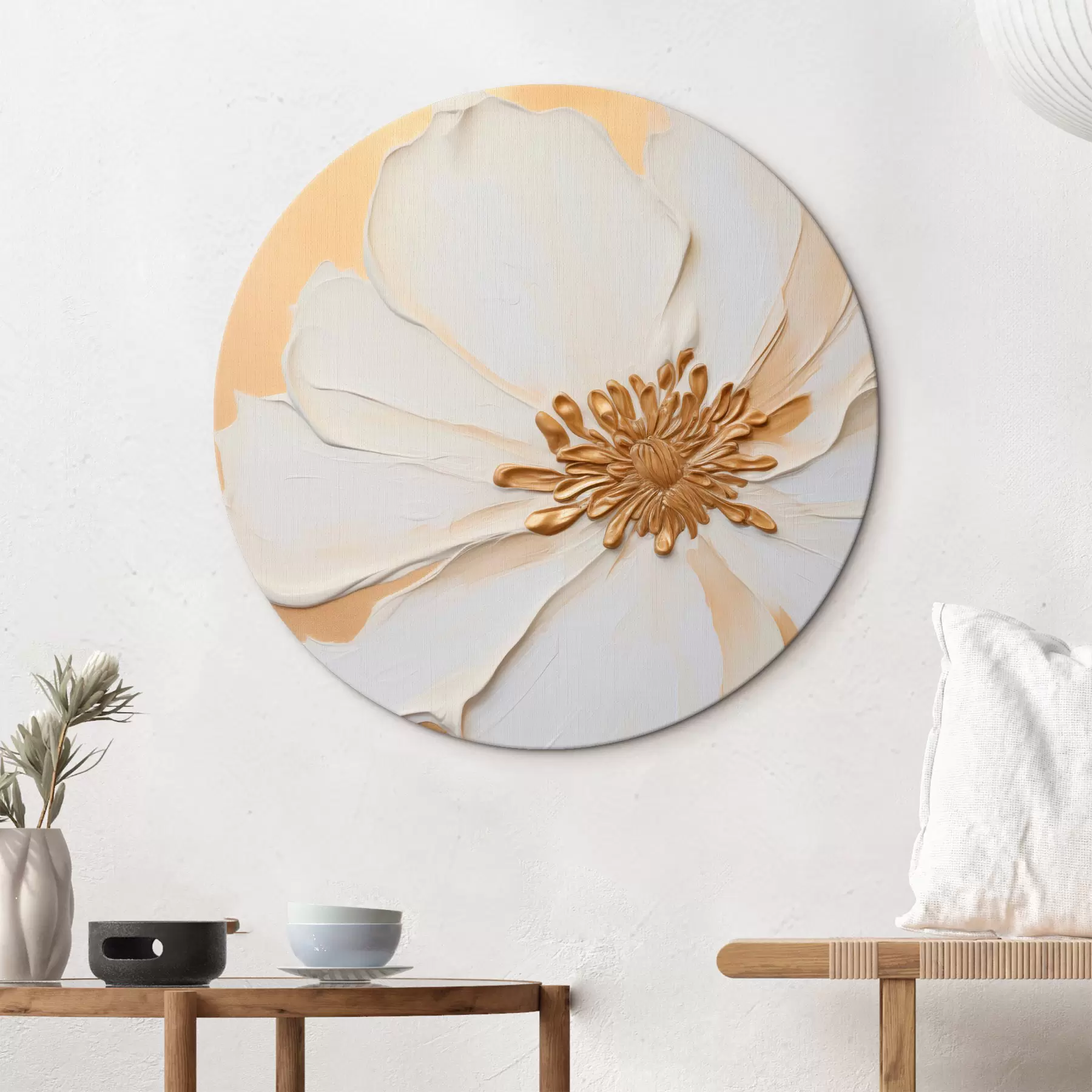 Wandbilder Weiße Blume mit zarten Blütenblättern, imitiert durch dicke Pinselstriche, auf einem hellorangen, strukturierten Hintergrund r46691