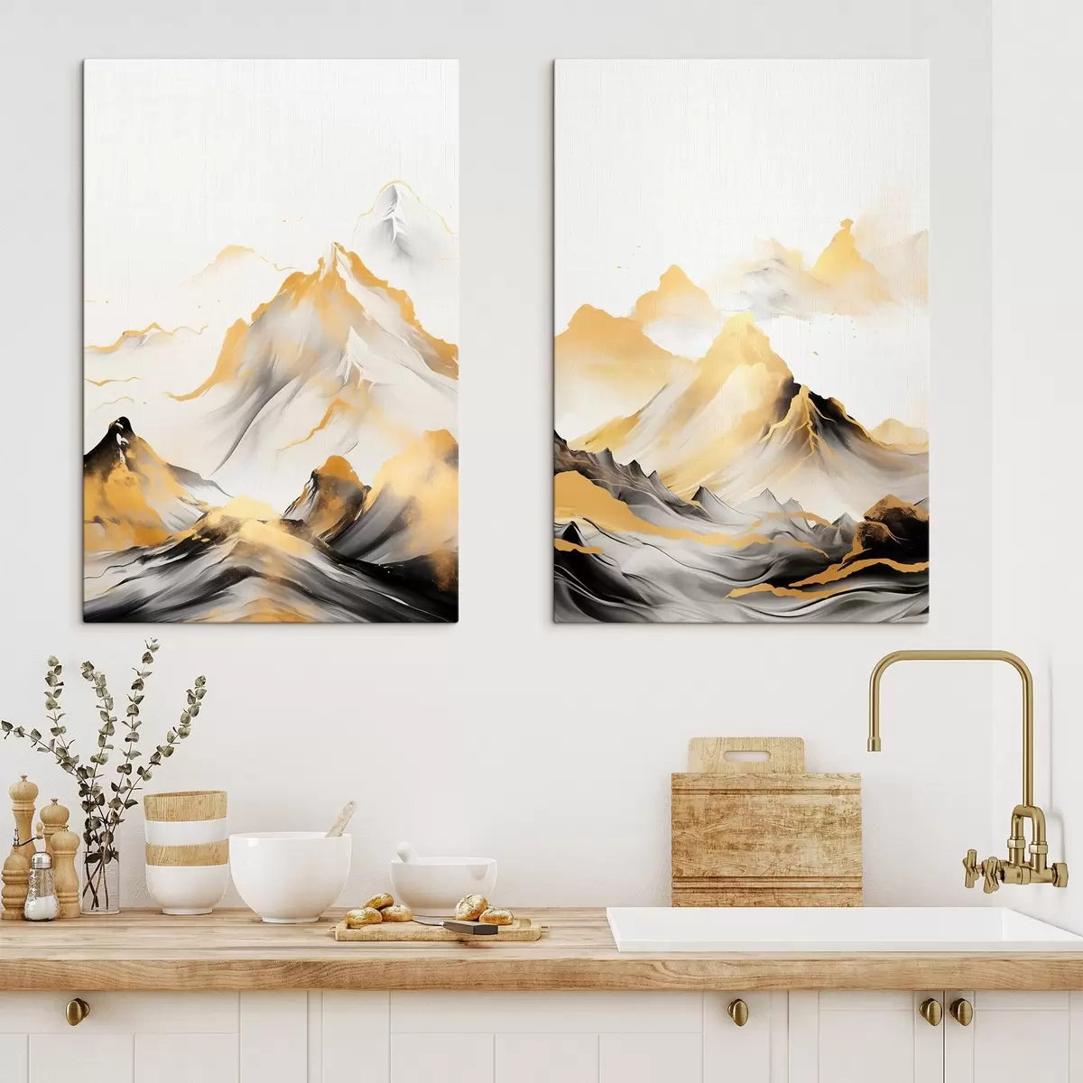 Wandbilder Strukturierte gelbe und schwarze Berge mit schneebedeckten Gipfeln, Tuschemalerei-Stil, minimalistische Bergkette m01002