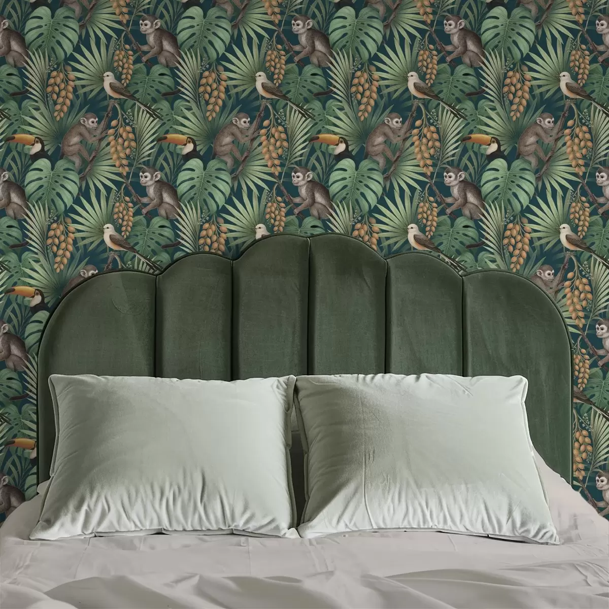 Tapete Affen und tropische Vögel im dichten Dschungelblattwerk a01037