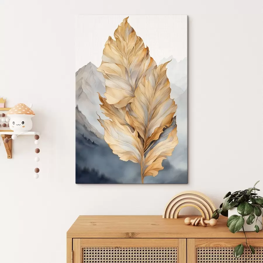 Wandbilder Abstrakte große, gelbe und braune Blätter mit komplexen Details vor einer Berglandschaft s47022