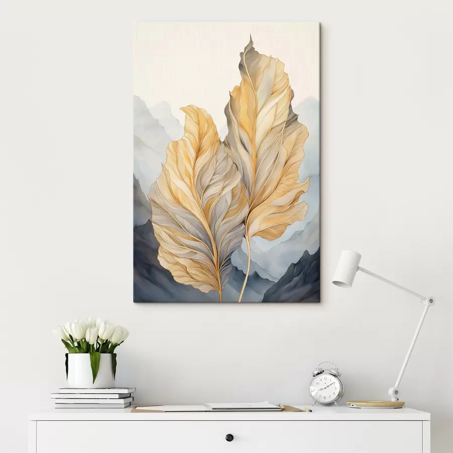 Wandbilder Abstrakte große, gelbe und braune Blätter mit komplexen Details vor einer Berglandschaft s47023