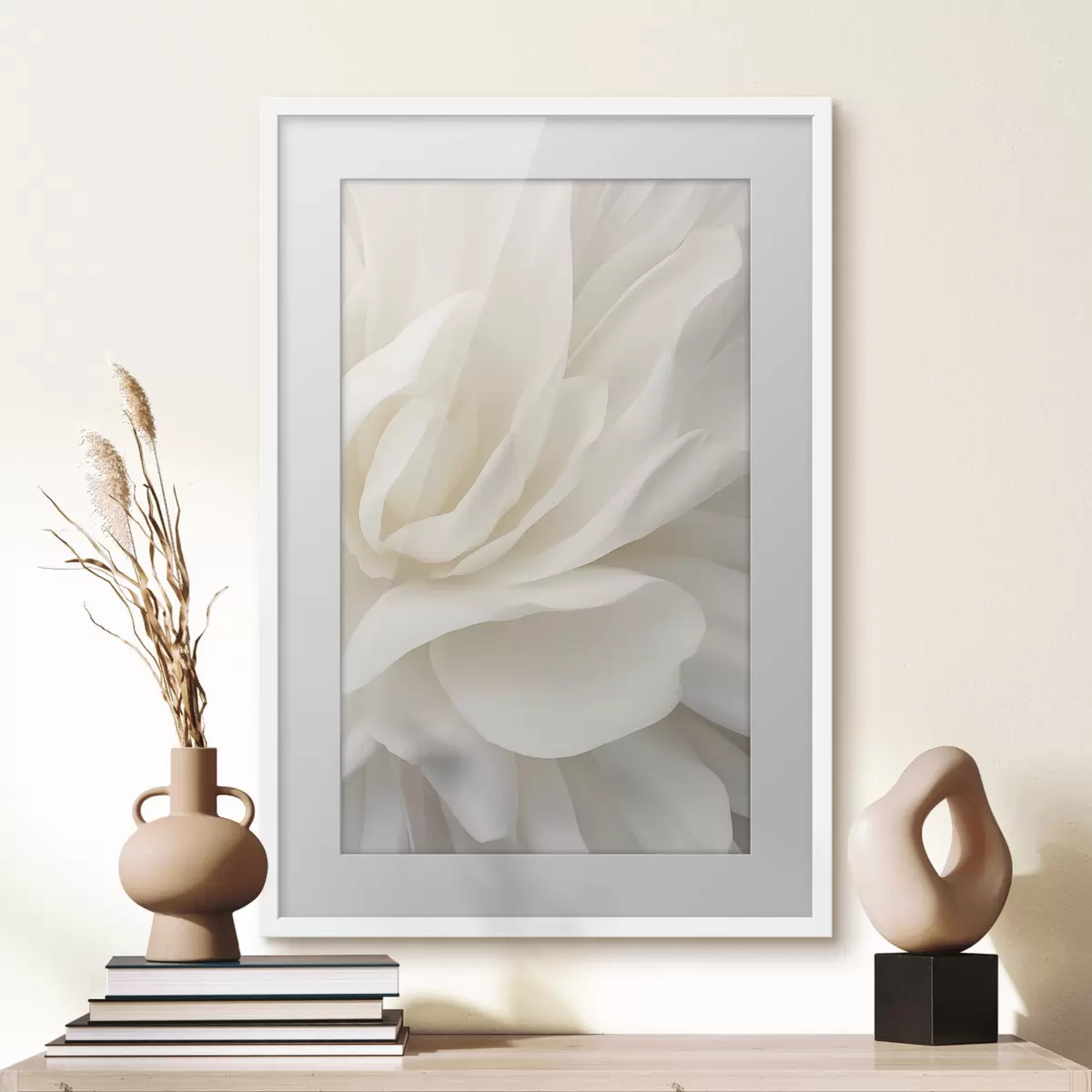 Poster Abstrakte weiße Blume mit zarten, geschichteten Blütenblättern, minimalistische Kunst f47024