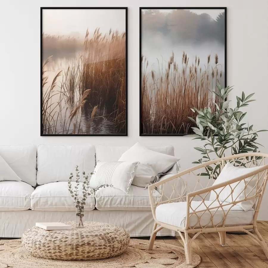 Fototapete Hohe Schilfpflanzen wachsen in einem Gewässer, das Wasser spiegelt die Schilfpflanzen wider, nebliger Hintergrund, sanftes Licht, Naturszene d01008