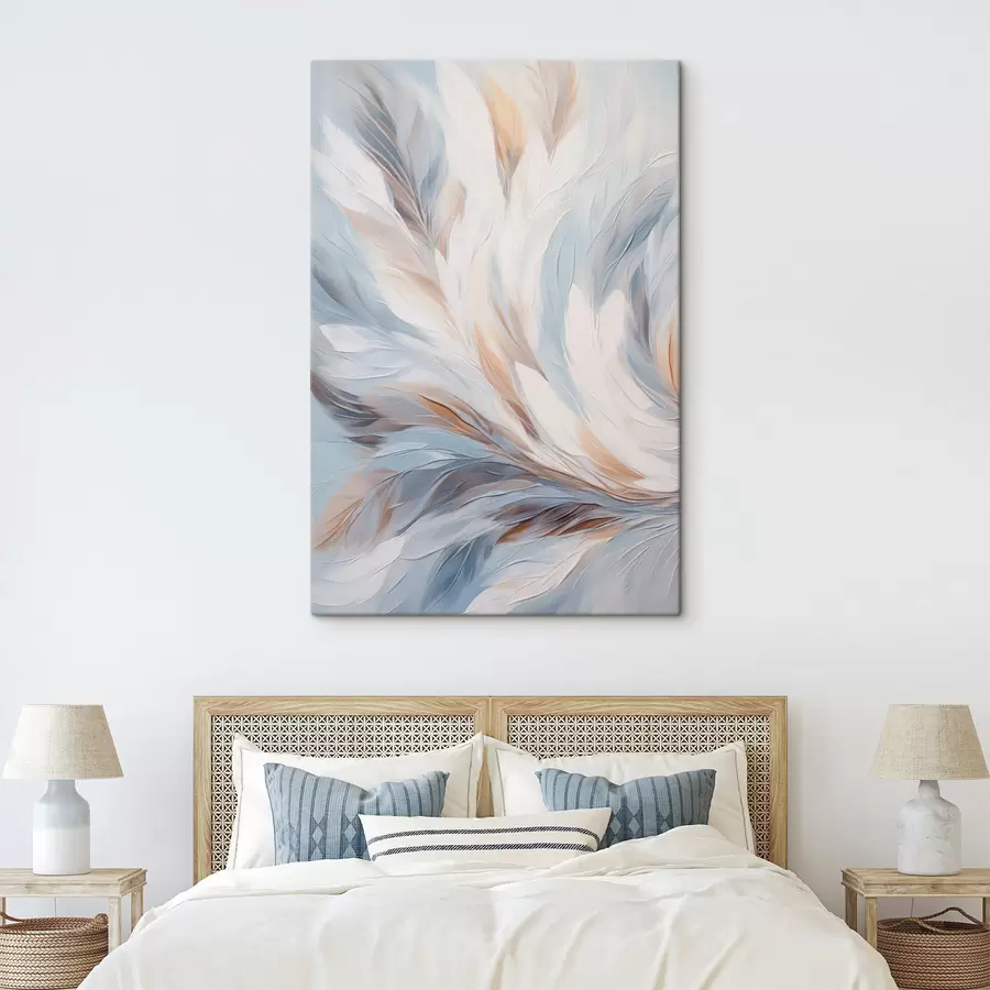 Wandbilder Abstrakte Malerei von Federn in Weiß-, Blau- und Brauntönen, mit einer weichen, fließenden Textur und einem hellen Hintergrund s47417