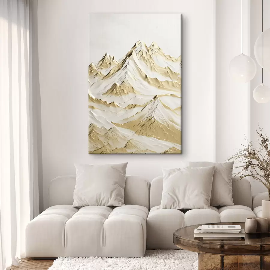 Wandbilder Eine Landschaft aus gelben, schneebedeckten Bergen mit scharfen Gipfeln und tiefen Tälern unter einem hellen Himmel s47420