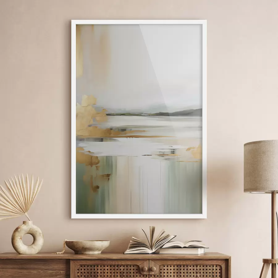 Fototapete Abstrakte Landschaft mit Gelb- und Grüntönen, Wasser, das den Himmel und entfernte Berge reflektiert, blasser, dunstiger Himmel f47438