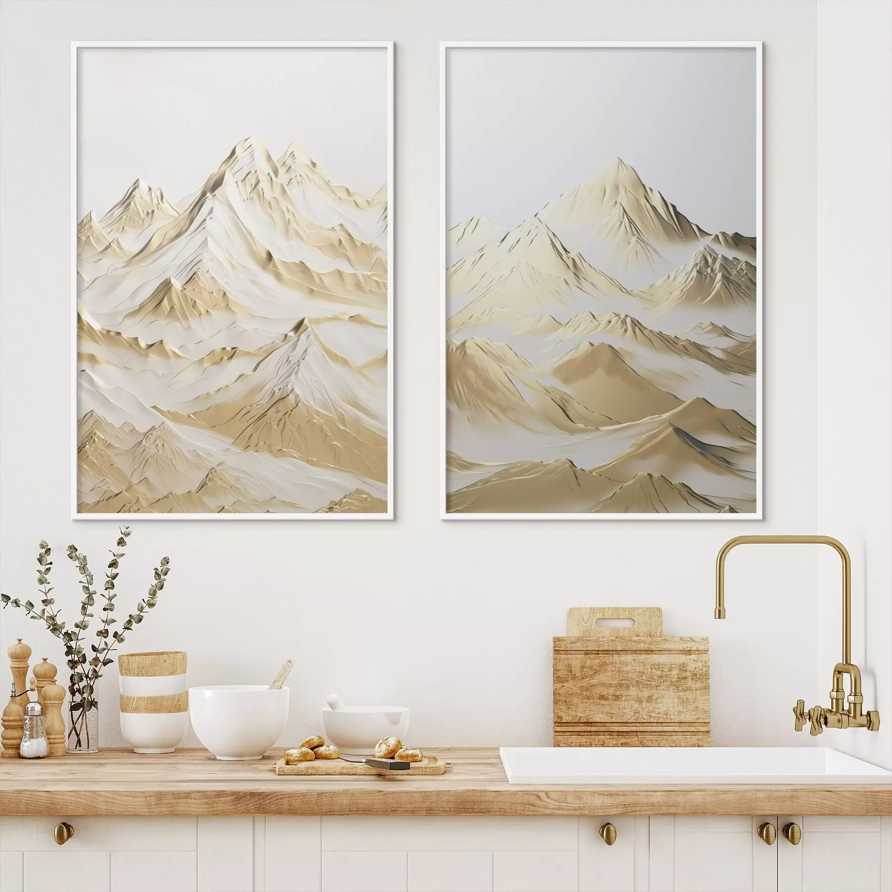 Fototapete Eine Landschaft aus gelben, schneebedeckten Bergen mit scharfen Gipfeln und tiefen Tälern unter einem hellen Himmel d01236